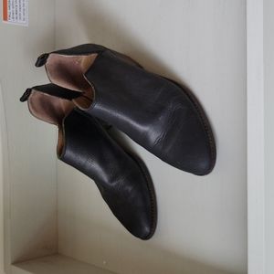 Lucky western style leather ankle boots